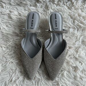 Anne Klein Idina Crystal Kitten Heel Silver New In Box Size 6.5
